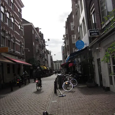 Amsterdam Hostel Uptown-2
