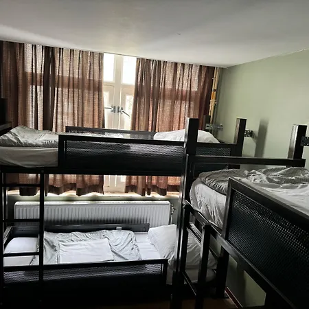 Amsterdam Hostel Uptown-3